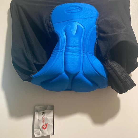 Baleaf Padded Biker Shorts - Picture 5 of 7